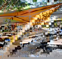 Stones Corner Hotel - Click Find