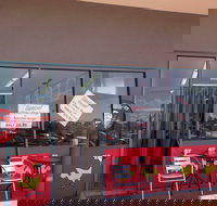 Red Rocks Charcoal Chickens - Bet 4u