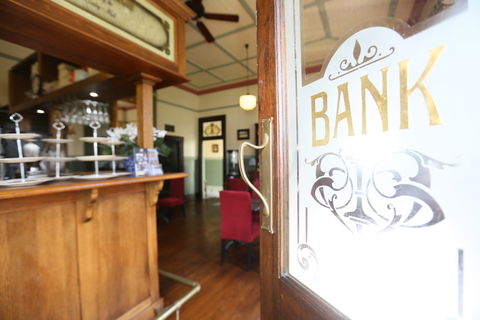 The Old Bank Gladstone - Click Find 0