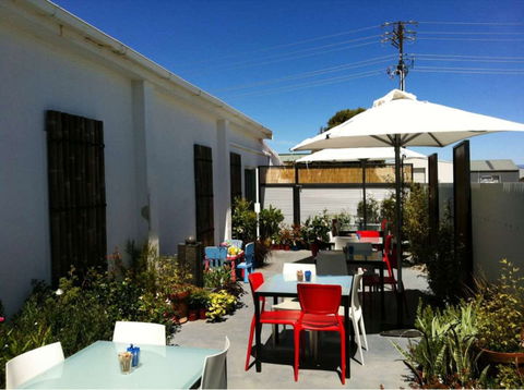 Mahalia Coffee House - Click Find 0