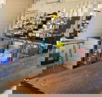 Lone Pine Riverside Cafe - Click Find