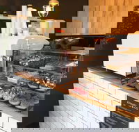 Edward  Co Cafe - Click Find