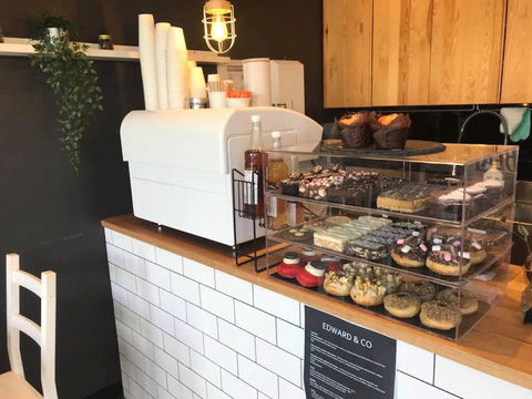 Edward & Co Cafe - Click Find 0