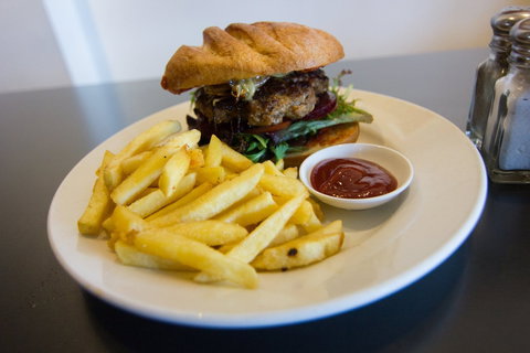 Lucy's Espresso Bar - Bet 4u 0