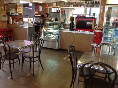 Pitstop Cafe - Click Find 0