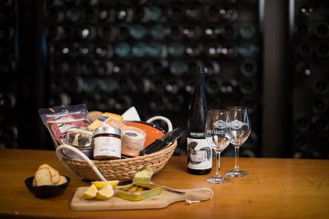 Shut The Gate Wines - Bet 4u 0