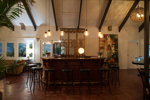 Shut The Gate Wines - Bet 4u 2