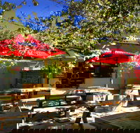 Crown Hotel Wentworth - Click Find