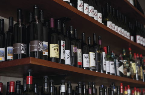 Roth's Wine Bar - Bet 4u 1