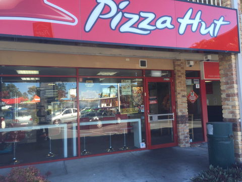 Pizza Hut - Helensvale - Bet 4u 0