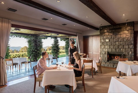 The Peak Restaurant At Spicers Peak Lodge - DBD 0