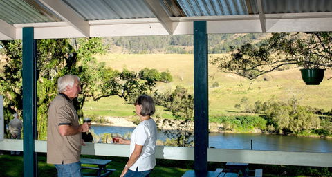 Bellbrook Hotel - Click Find 0