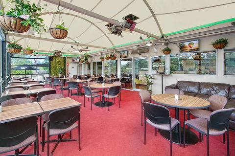 Dixons Creek Cafe Bar And Grill - Bet 4u 1