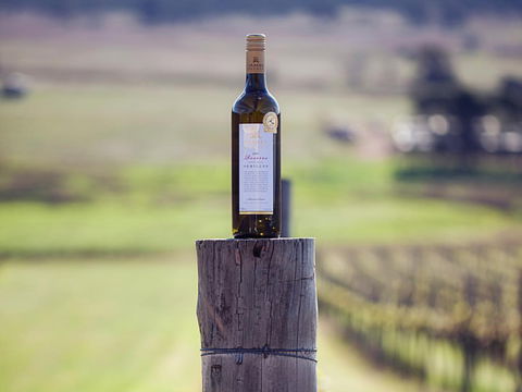 James Estate Wines - Click Find 0