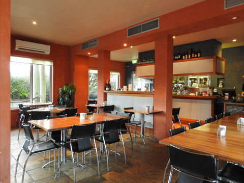 Waves Cafe, Bar And Restaurant - Bridge Guide 0