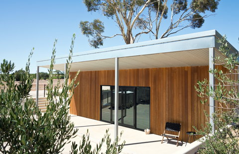 Izway Wines - Bet 4u 1