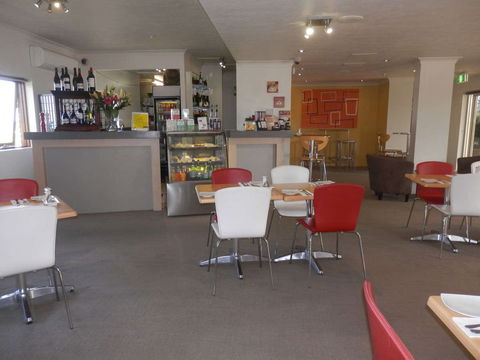 GT's Cafe Bistro - Click Find 0