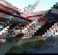 Mogo Fudge and Ice Cream /  Courtyard Cafe / Lots of Lollies Mogo - Click Find