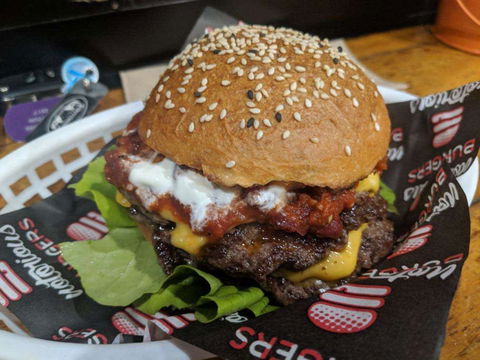 Notorious Burgers - Bet 4u 0