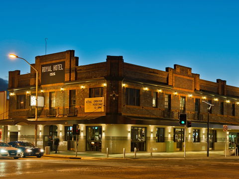 Royal Hotel Queanbeyan - Bet 4u 0