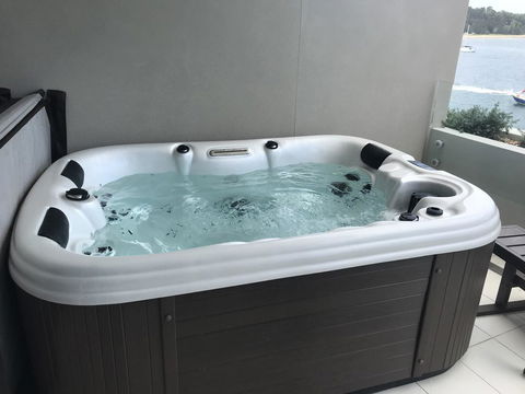 Promenade Penthouse Apartment - Click Find 12
