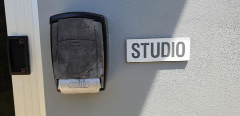 2 Austinmer Studio - Click Find 11