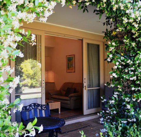 Grapevines Boutique Accommodation - Click Find 7