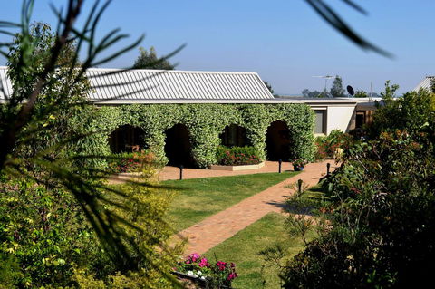 Grapevines Boutique Accommodation - Click Find 8