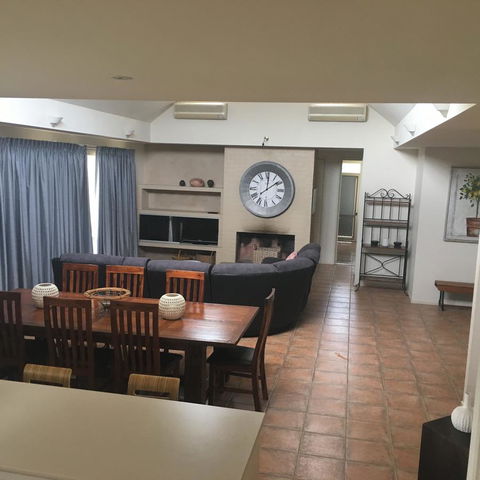 Grapevines Boutique Accommodation - Click Find 4