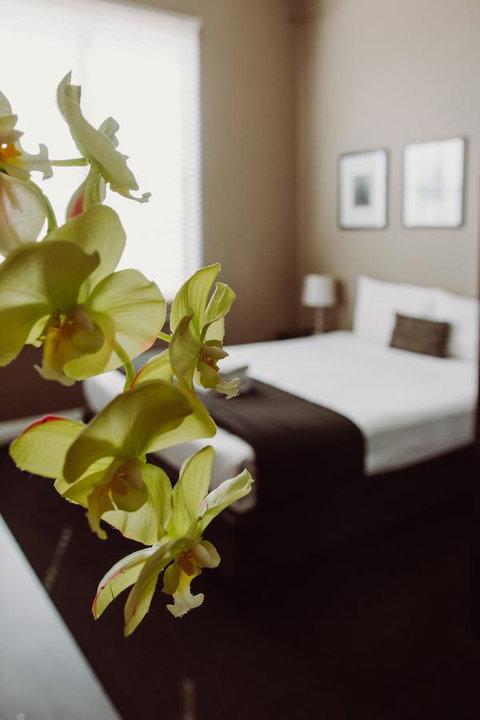 Crossroads Hotel - Local Finder 11