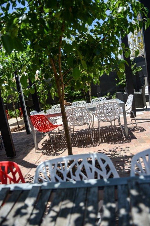 Crossroads Hotel - Local Finder 24