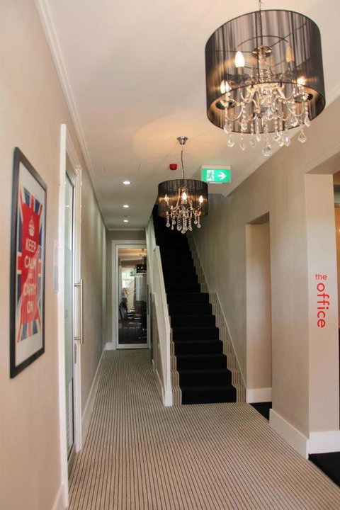 Crossroads Hotel - Local Finder 25