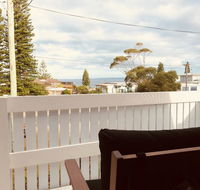 Little Blue Beach House - Lawyer Find