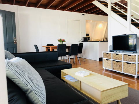 Little Blue Beach House - Lawyer Find 7