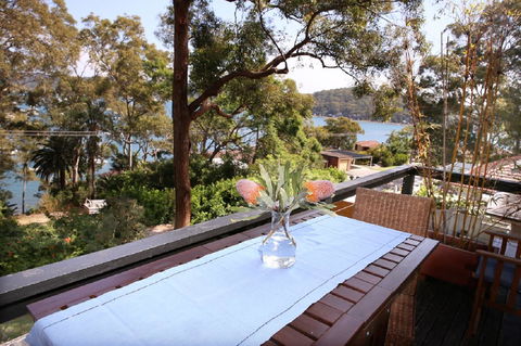 Refuge Cove On Pittwater - Click Find 4