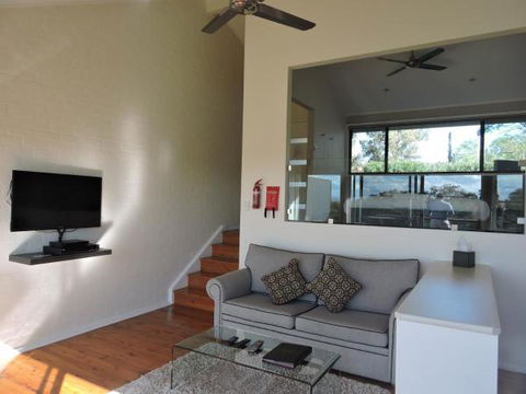 Wine Country Villas - Click Find 18