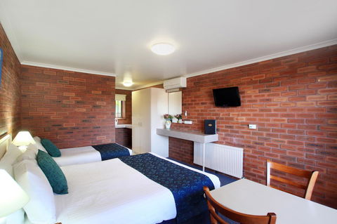 Pelican Motor Inn - Click Find 43