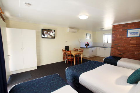 Pelican Motor Inn - Click Find 38