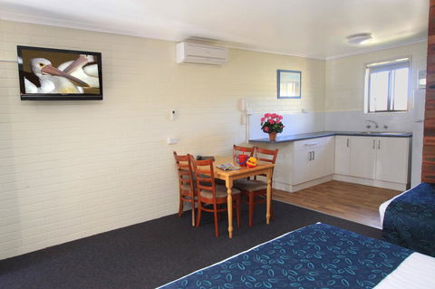 Pelican Motor Inn - Click Find 37