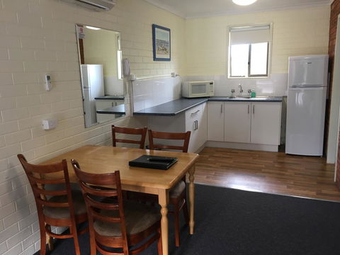 Pelican Motor Inn - Click Find 13