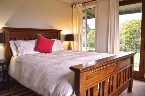 Borrodell Vineyard - Click Find 24