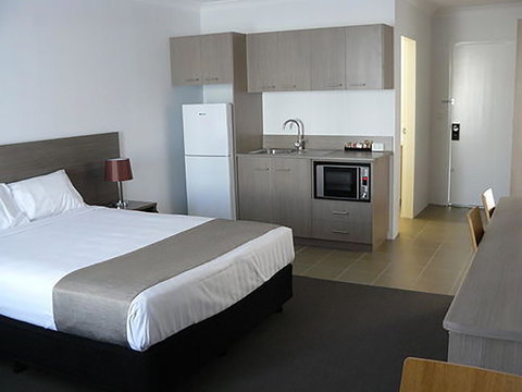 Adelong Motel - Local Finder 8