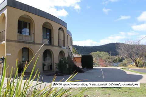 Full Circle Apartments - Click Find 12