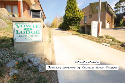 Full Circle Apartments - Click Find 32