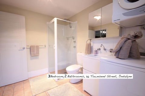 Full Circle Apartments - Click Find 14