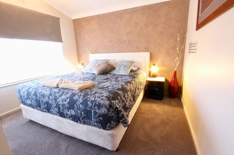 Full Circle Apartments - Click Find 2