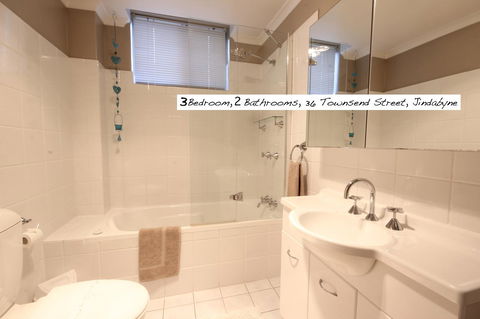 Full Circle Apartments - Click Find 13
