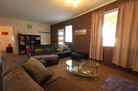 Full Circle Apartments - Click Find 7