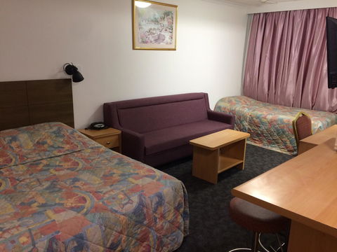 Edgecliff Lodge Motel - Lawyer Find 9