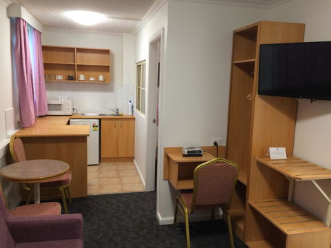 Edgecliff Lodge Motel - Lawyer Find 16
